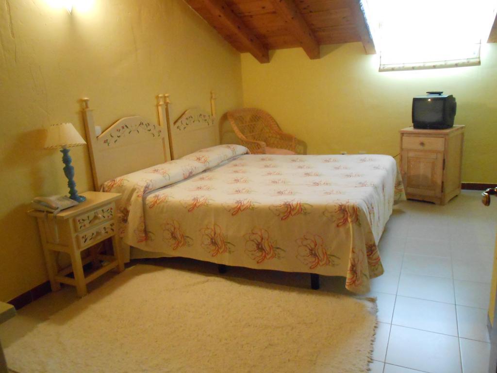 Hostal Burgos Torrecaballeros Szoba fotó