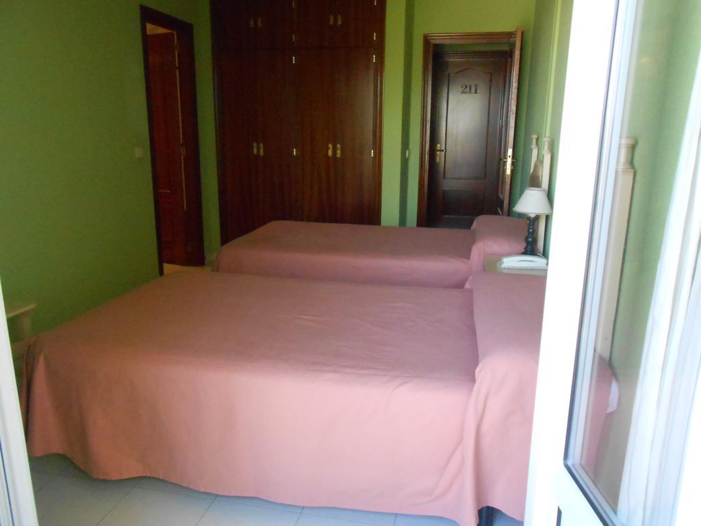 Hostal Burgos Torrecaballeros Szoba fotó